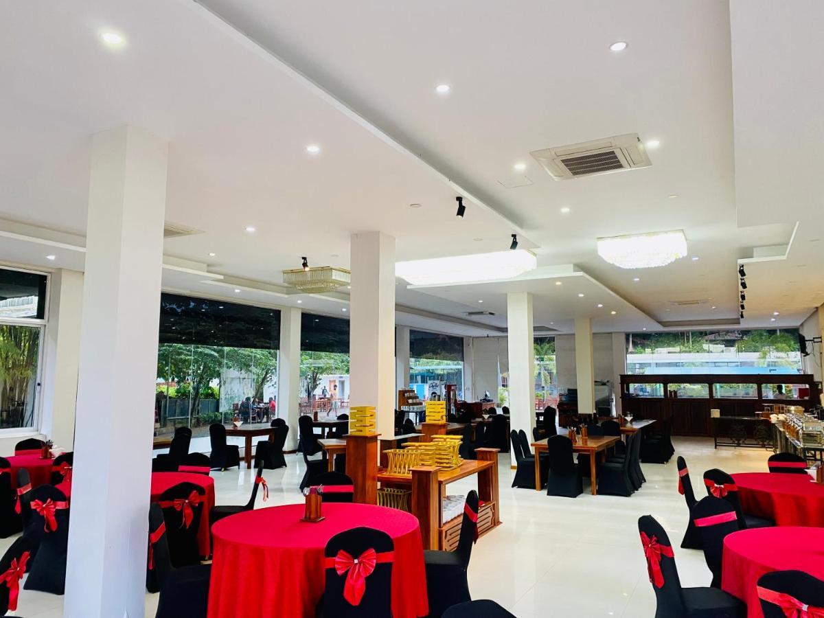 Saru Blue Sapphire Hotel Udawalawe Exterior foto